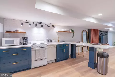 Kitchen - 18 S Wolfe St, Baltimore, MD 21231 photo 6 of 10