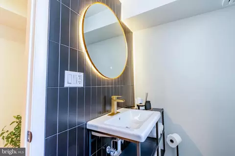 Bath - 18 S Wolfe St, Baltimore, MD 21231 photo 9 of 12