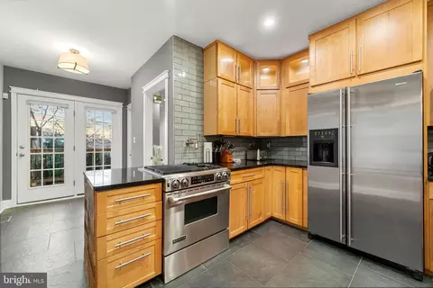 Kitchen - 18 S Wolfe St, Baltimore, MD 21231 photo 3 of 10