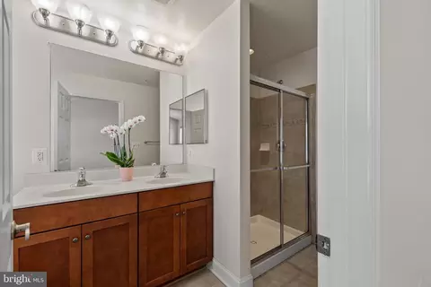 Bath - 830 Ryan St, Baltimore, MD 21230 photo 1 of 4