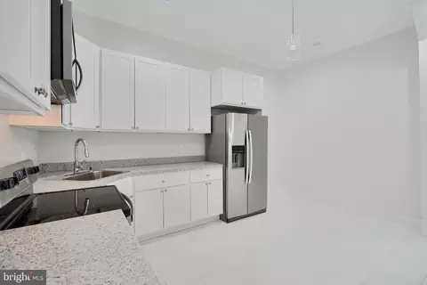 Kitchen - 2920 Auchentoroly Ter, Baltimore, MD 21217 photo 1 of 2