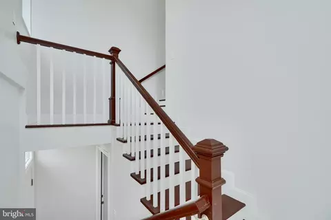 Entry Way - 2920 Auchentoroly Ter, Baltimore, MD 21217 photo 2 of 8