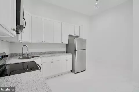 Kitchen - 2920 Auchentoroly Ter, Baltimore, MD 21217 photo 2 of 2