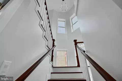 Entry Way - 2920 Auchentoroly Ter, Baltimore, MD 21217 photo 1 of 8