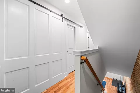 Entry Way - 1292 Riverside Ave, Baltimore, MD 21230 photo 6 of 7