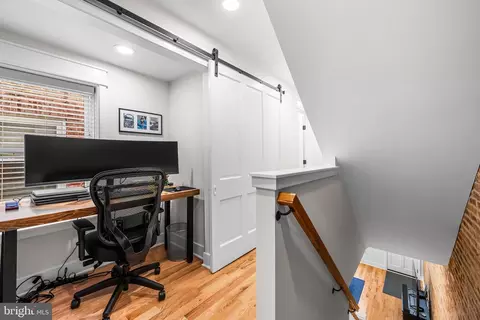 Entry Way - 1292 Riverside Ave, Baltimore, MD 21230 photo 5 of 7