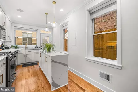 Kitchen - 1292 Riverside Ave, Baltimore, MD 21230 photo 5 of 5