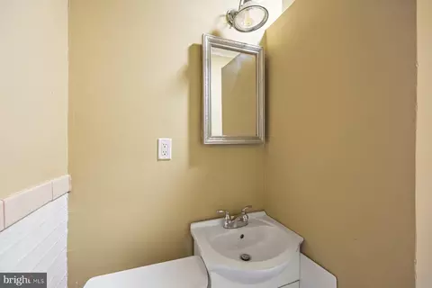 27 S Monastery Ave, Baltimore, MD 21229 photo 14