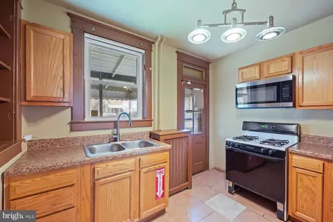 27 S Monastery Ave, Baltimore, MD 21229 photo 10