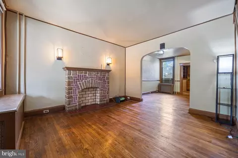 27 S Monastery Ave, Baltimore, MD 21229 photo 2
