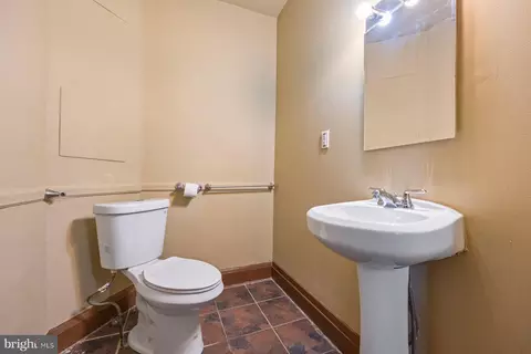27 S Monastery Ave, Baltimore, MD 21229 photo 9