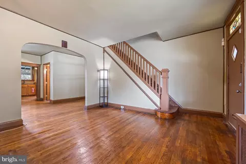 27 S Monastery Ave, Baltimore, MD 21229 photo 3