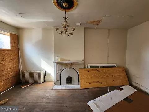 Entry Way - 748 Dolphin St, Baltimore, MD 21217 photo 3 of 13
