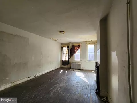 Living - 748 Dolphin St, Baltimore, MD 21217 photo 3 of 10