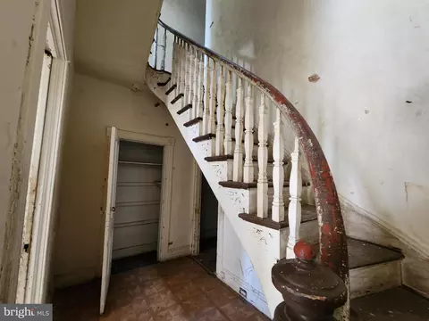Entry Way - 748 Dolphin St, Baltimore, MD 21217 photo 5 of 13