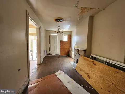 Living - 748 Dolphin St, Baltimore, MD 21217 photo 1 of 10