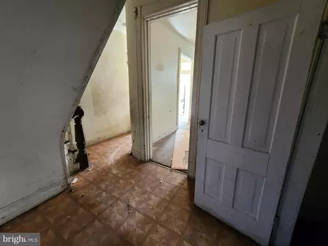 Entry Way - 748 Dolphin St, Baltimore, MD 21217 photo 10 of 13
