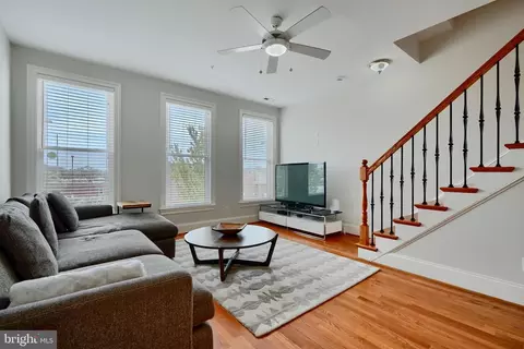Living - 408 Grundy St, Baltimore, MD 21224 photo 1 of 2