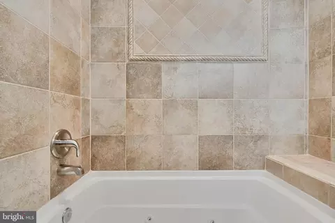 Bath - 408 Grundy St, Baltimore, MD 21224 photo 3 of 6