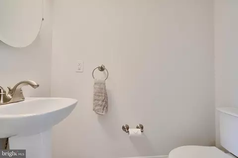 Entry Way - 408 Grundy St, Baltimore, MD 21224 photo 5 of 8