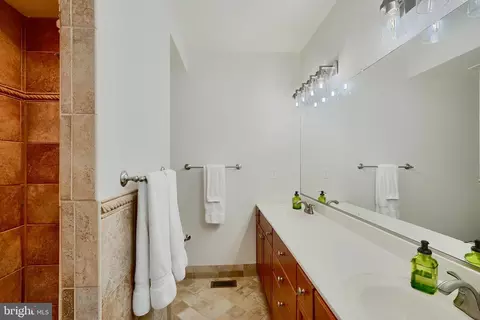 Bath - 408 Grundy St, Baltimore, MD 21224 photo 6 of 6
