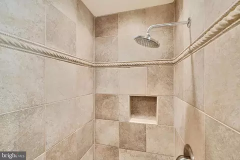 Bath - 408 Grundy St, Baltimore, MD 21224 photo 4 of 6