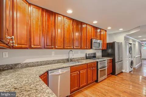 Kitchen - 135 E West St, Baltimore, MD 21230 photo 2 of 2