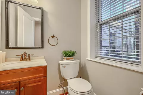 Bath - 135 E West St, Baltimore, MD 21230 photo 2 of 14