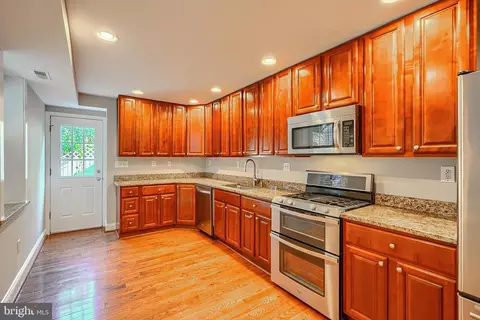 Kitchen - 135 E West St, Baltimore, MD 21230 photo 1 of 2