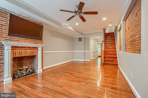Living - 135 E West St, Baltimore, MD 21230 photo 1 of 3