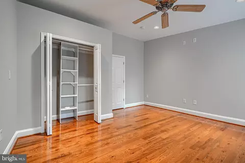 Bedroom - 135 E West St, Baltimore, MD 21230 photo 3 of 3