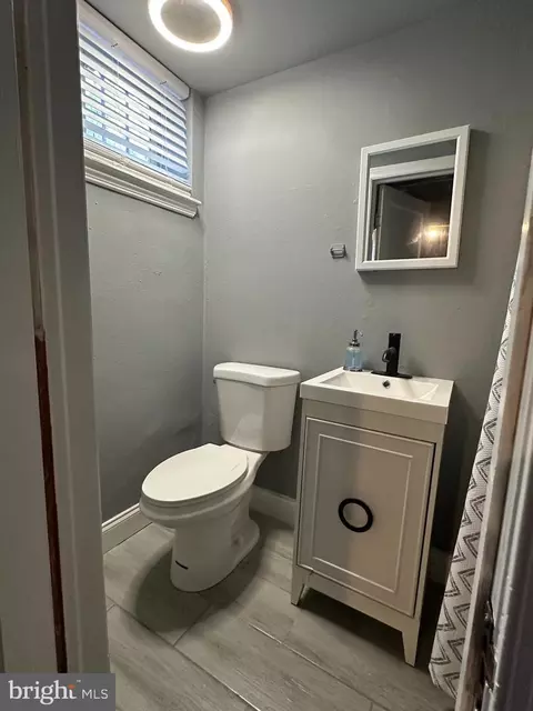 Bath - 1512 Greendale Rd, Baltimore, MD 21218 photo 2 of 3