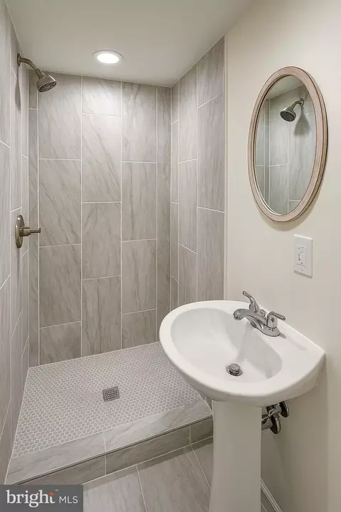 Bath - 1204 Winston Ave, Baltimore, MD 21239 photo 4 of 4