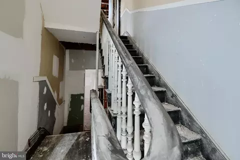 Entry Way - 2530 Madison Ave, Baltimore, MD 21217 photo 8 of 12