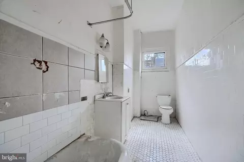 Bath - 2530 Madison Ave, Baltimore, MD 21217 photo 1 of 2