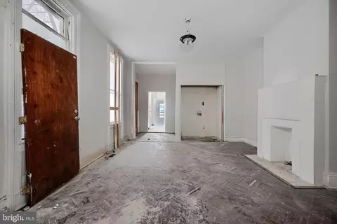 Living - 2530 Madison Ave, Baltimore, MD 21217 photo 1 of 3