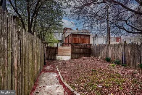 Exterior - 2530 Madison Ave, Baltimore, MD 21217 photo 4 of 7