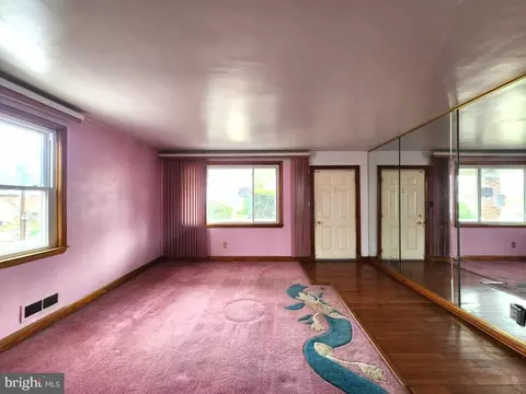 Living - 5510 Cedella Ave, Baltimore, MD 21206 photo 1 of 7