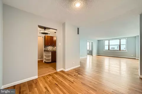 Living - 1101 Saint Paul St #2002, Baltimore, MD 21202 photo 1 of 6