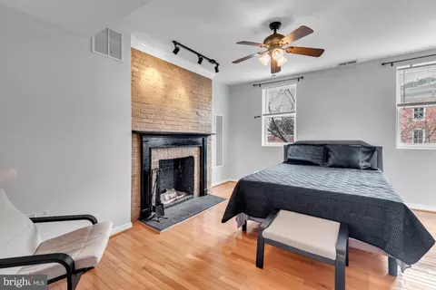 Bedroom - 210 W Read St, Baltimore, MD 21201 photo 1 of 4
