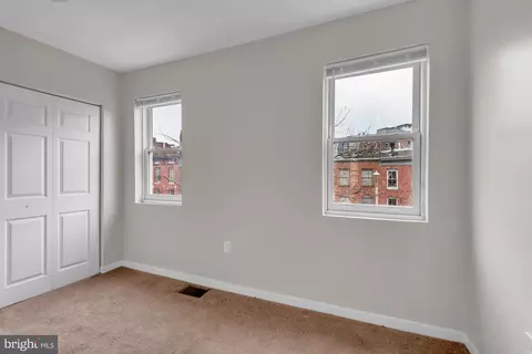 Bedroom - 210 W Read St, Baltimore, MD 21201 photo 4 of 4