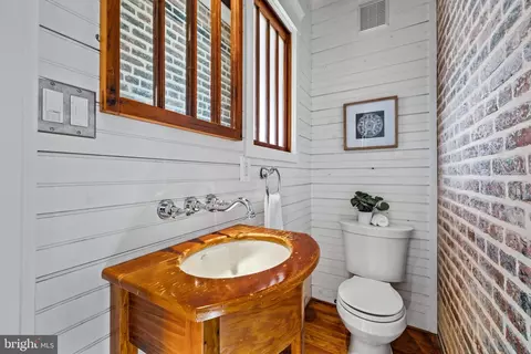 Bath - 1504 Riverside Ave, Baltimore, MD 21230 photo 1 of 6