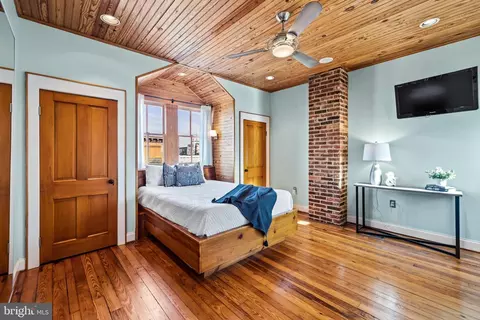 Bedroom - 1504 Riverside Ave, Baltimore, MD 21230 photo 3 of 8