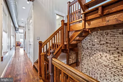 Entry Way - 1504 Riverside Ave, Baltimore, MD 21230 photo 10 of 14