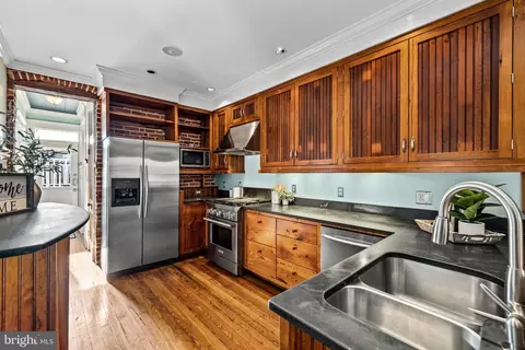 Kitchen - 1504 Riverside Ave, Baltimore, MD 21230 photo 2 of 3
