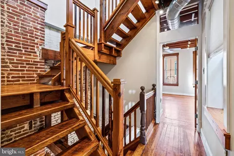 Entry Way - 1504 Riverside Ave, Baltimore, MD 21230 photo 12 of 14