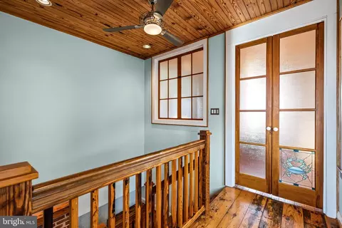 Entry Way - 1504 Riverside Ave, Baltimore, MD 21230 photo 9 of 14