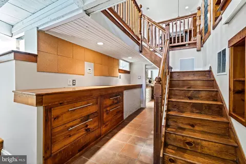 Entry Way - 1504 Riverside Ave, Baltimore, MD 21230 photo 13 of 14
