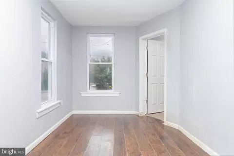 Entry Way - 900 E 41st St, Baltimore, MD 21218 photo 5 of 13
