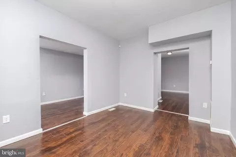 Entry Way - 900 E 41st St, Baltimore, MD 21218 photo 4 of 13